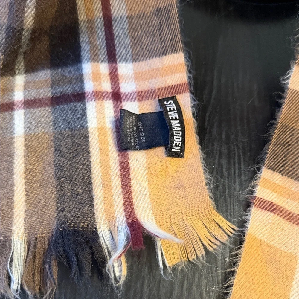 Steve Madden Checkered Scarf in Yellow and Brown